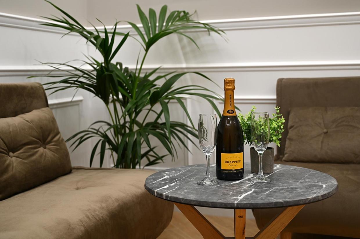 Mom Apartment Rooms&Suites تيفولي المظهر الخارجي الصورة